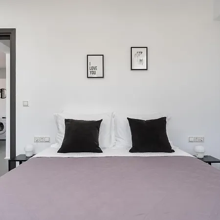 Celestial Sunset Apartment Galanado